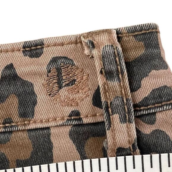 Kensie Jeans Animal- Print Cut-Off Skirt Sz 6 - Picture 9 of 12